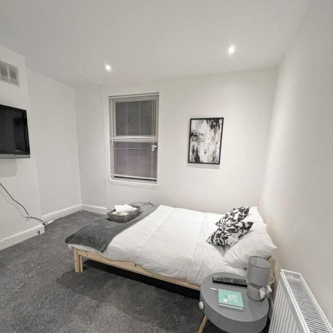 Apartment Centre Terrace Town House