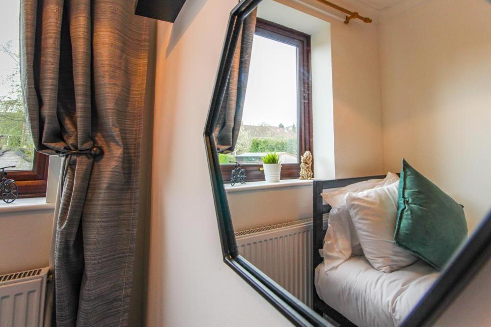 Comfortable 2 Bedroom House With Free Parking Casa de férias Nottingham