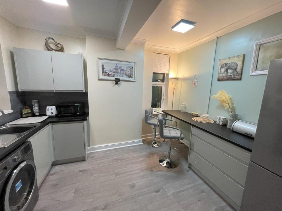 Apartamento 2 Bed 1st Floor Flat Near Centre *