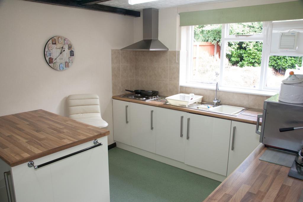 Tudor Guest house 3*