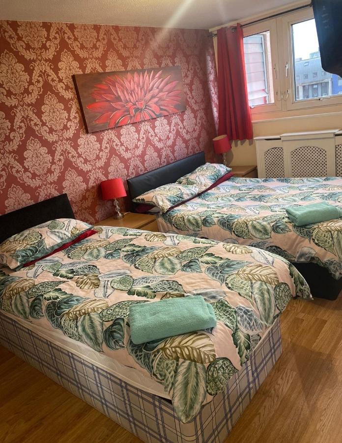 Victoria Centre Apartments: Shopping Hub With 24/7 Access Apartment *
