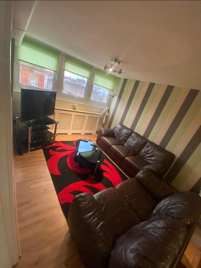Victoria Centre Apartments: Shopping Hub With 24/7 Access *
