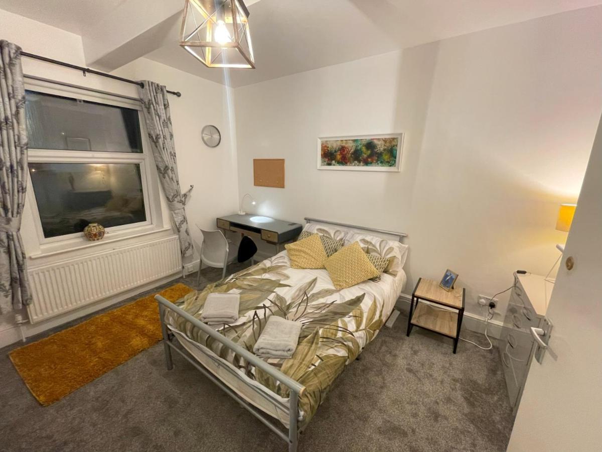 Apartamento 2 Bed 1st Floor Flat Near Centre