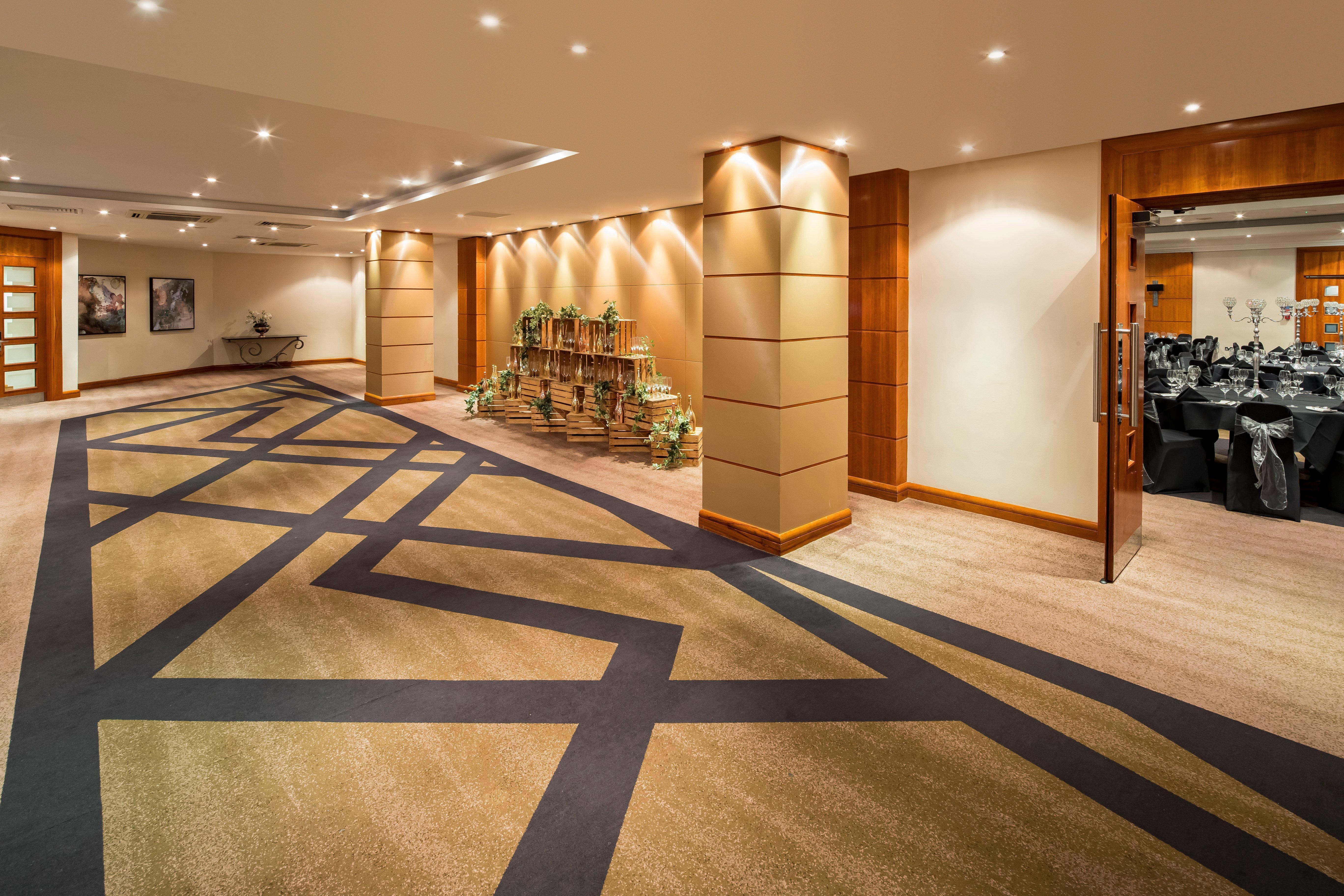 Crowne Plaza By Ihg Hotel