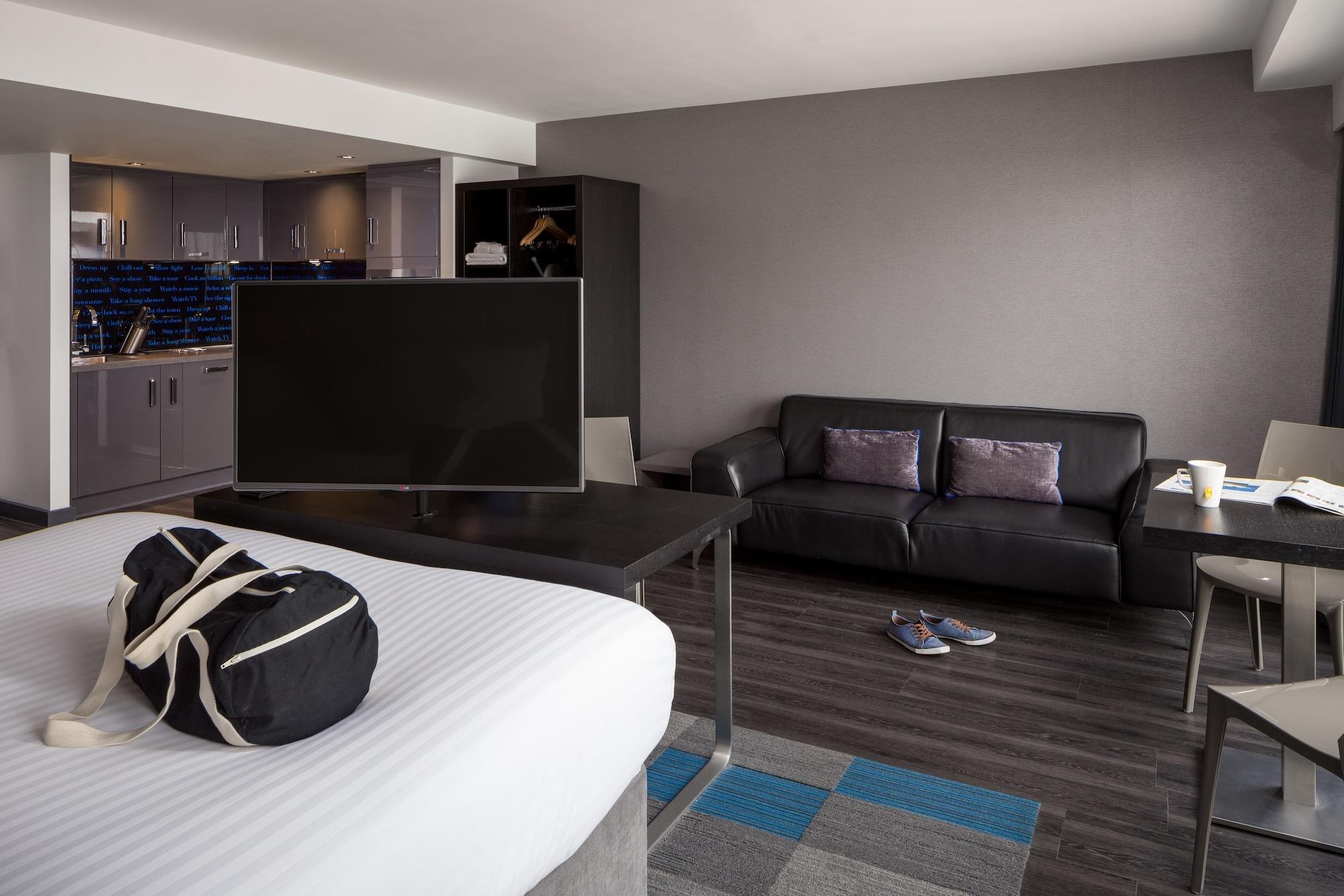 Roomzzz 4*