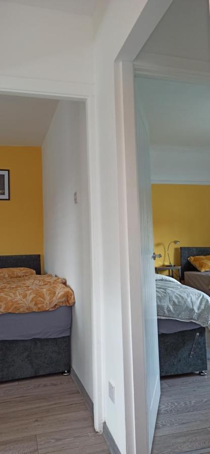 Holiday home Broxtowe House -3 Bed House Parking *