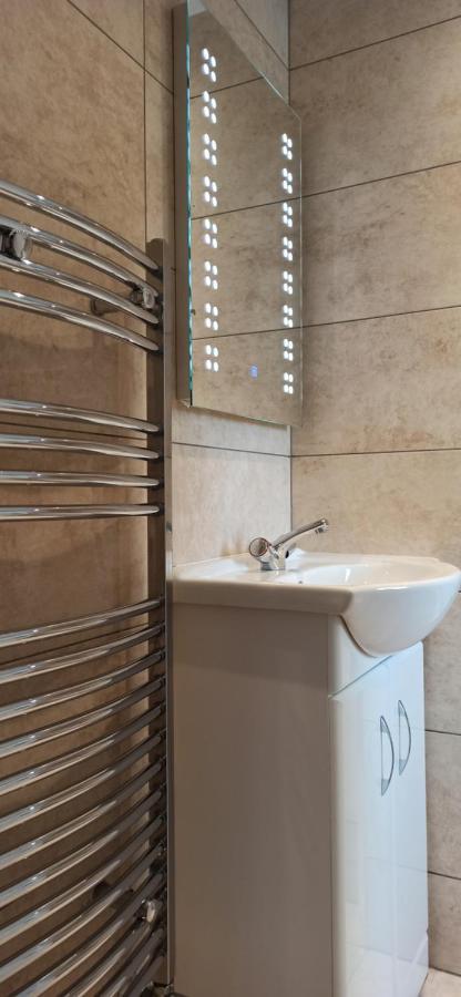 Broxtowe House -3 Bed House Parking Holiday home Nottingham