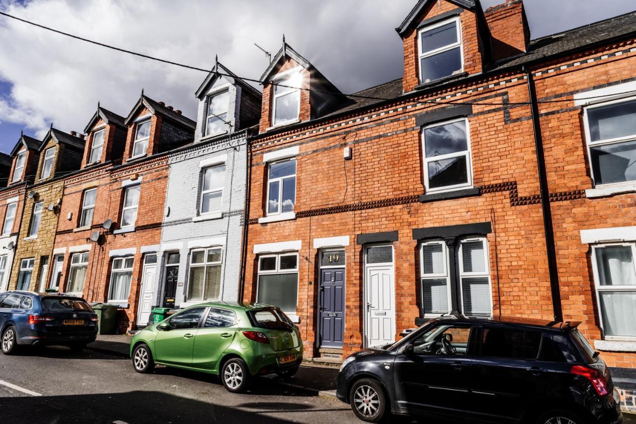 Alice's Stay: Parking + Close To The Motor Point Arena Nottingham