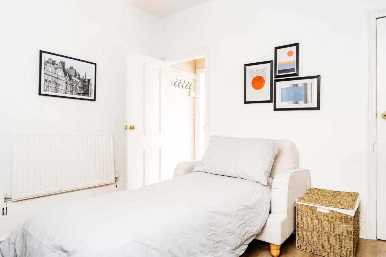 Holiday home Alice's Stay: Parking + Close To The Motor Point Arena Nottingham