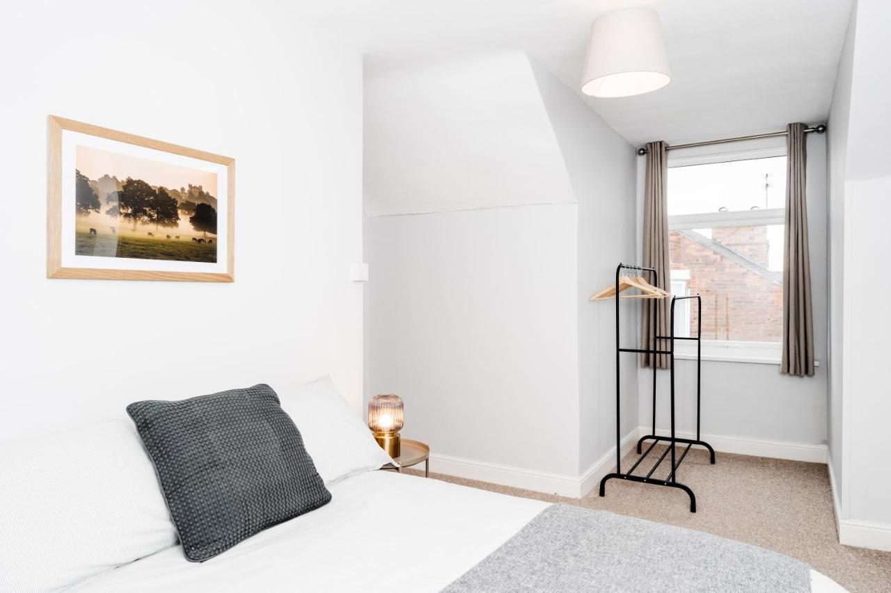 Holiday home Alice's Stay: Parking + Close To The Motor Point Arena *