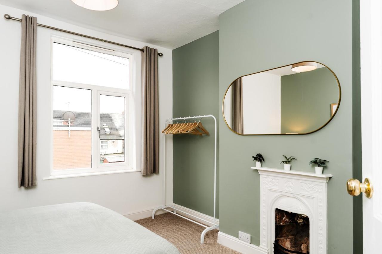 Alice's Stay: Parking + Close To The Motor Point Arena *