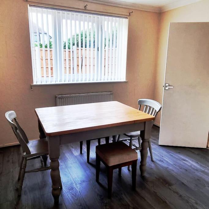 Relax Near Wollaton Park * Nottingham