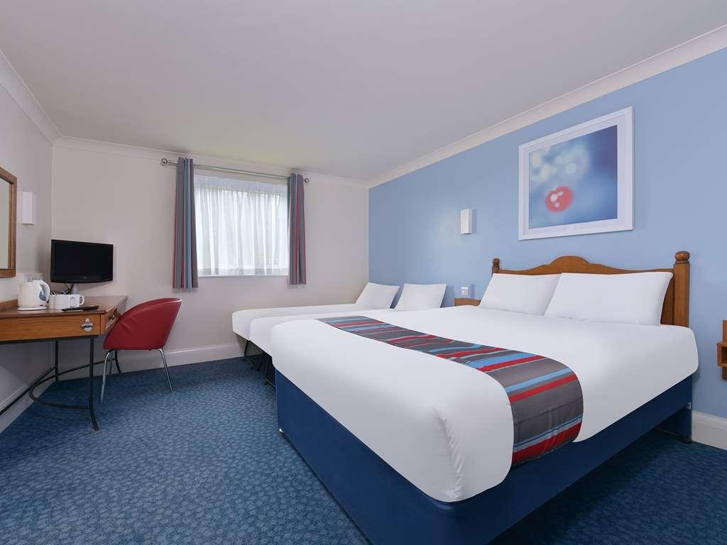 Travelodge Wollaton Park Hotel 3*