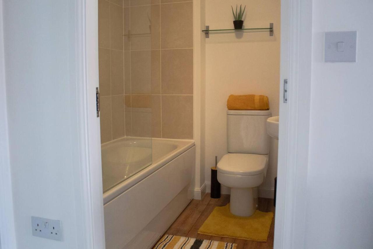 Cosy 2-bed House In * Nottingham