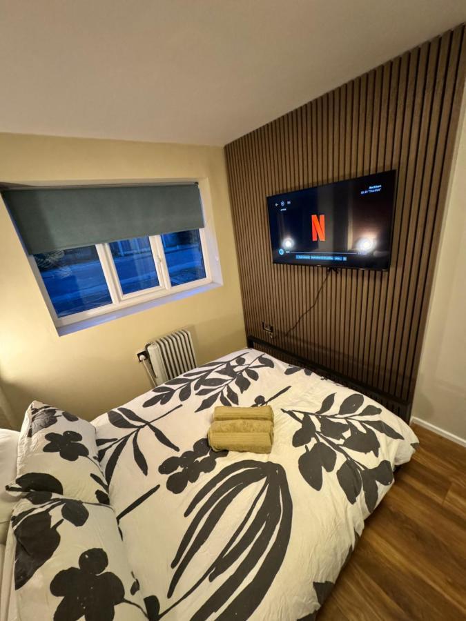 Modern Self Contained Studio With Free Parking * Nottingham