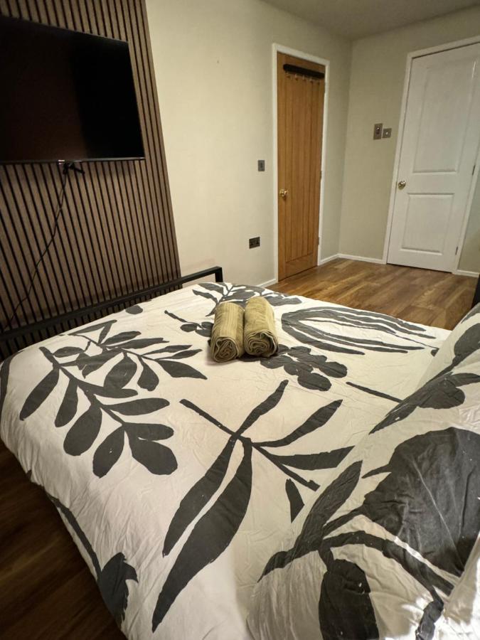 Modern Self Contained Studio With Free Parking * Nottingham