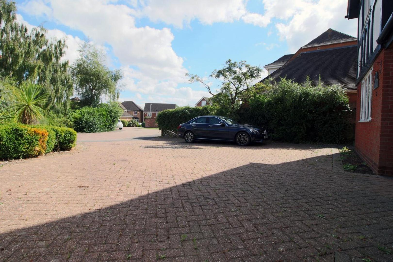 Chartwell Grove Guest house *