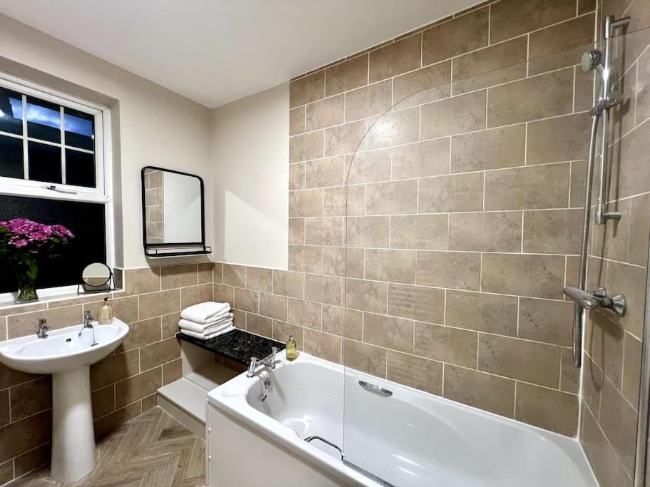 The Lily•central Beeston•private Apartment•smarttv•free Wi-fi•tram• Nottingham