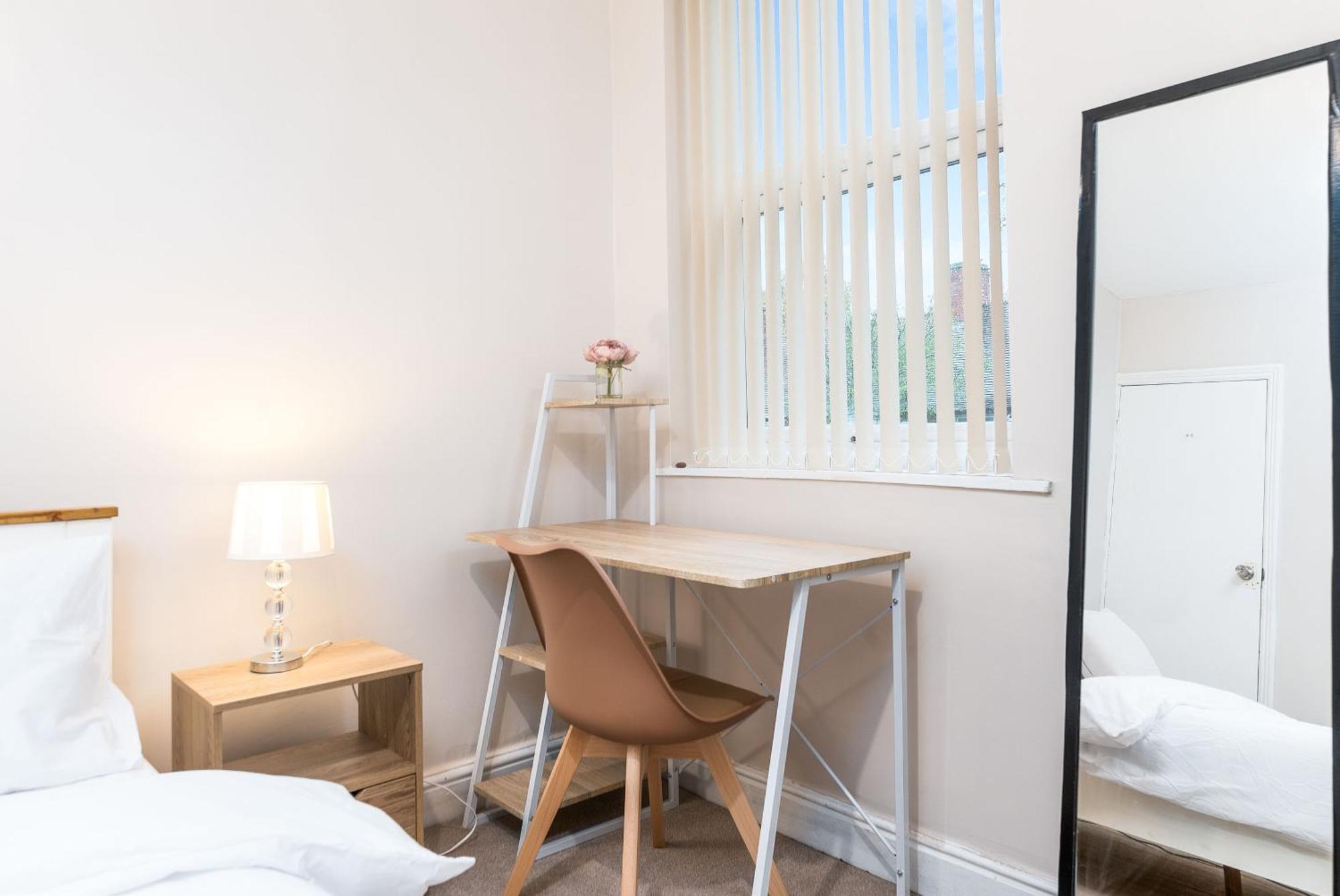 4 Bed House, Ng7 - Spacious&stylish - Free Parking Holiday home Nottingham
