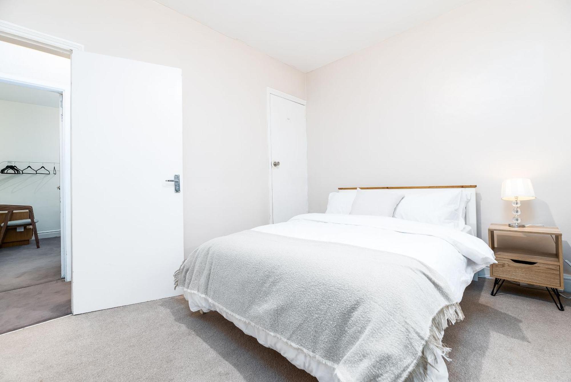 4 Bed House, Ng7 - Spacious&stylish - Free Parking Nottingham