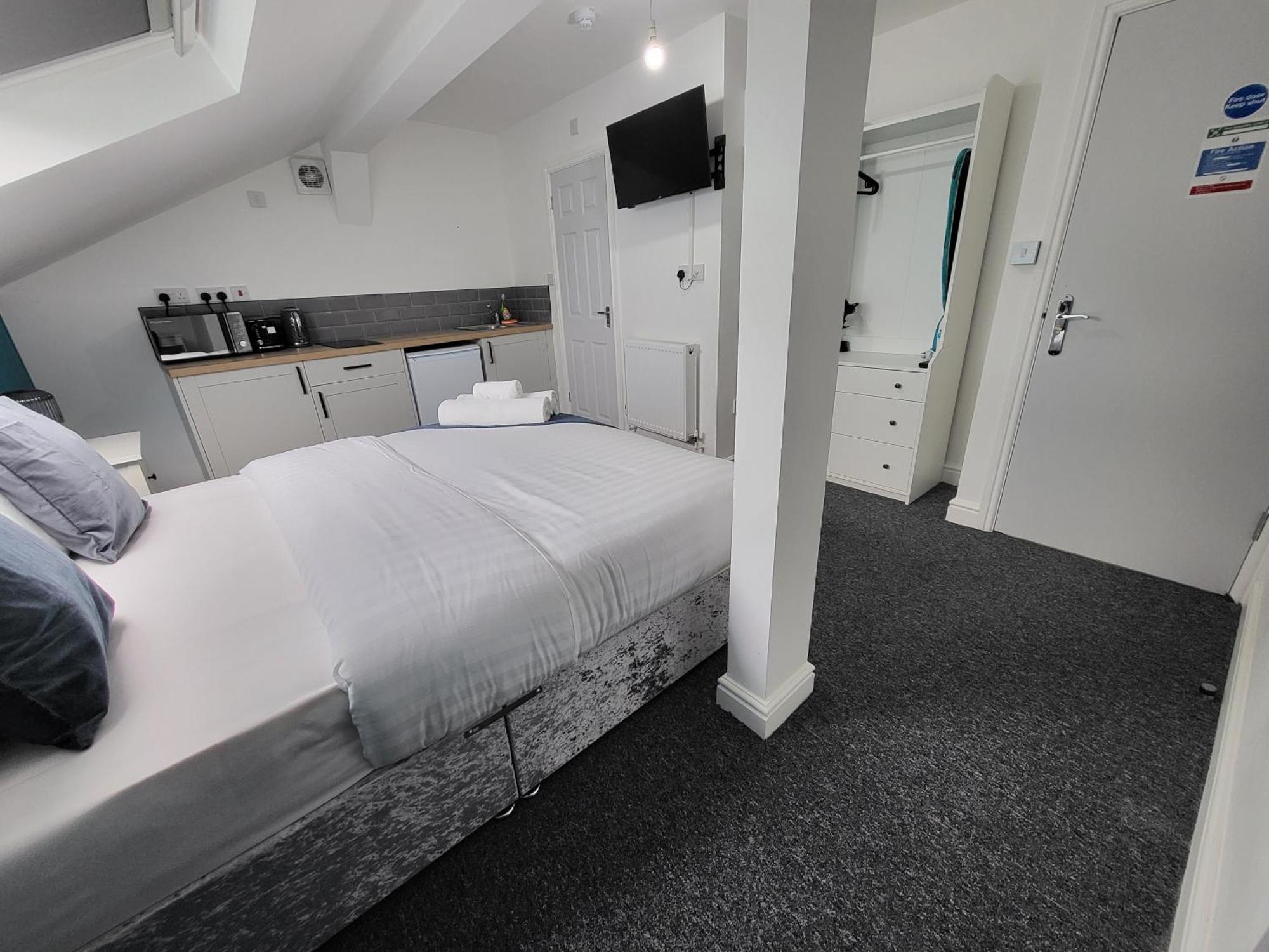 Forest Rd, Short Aparthotel