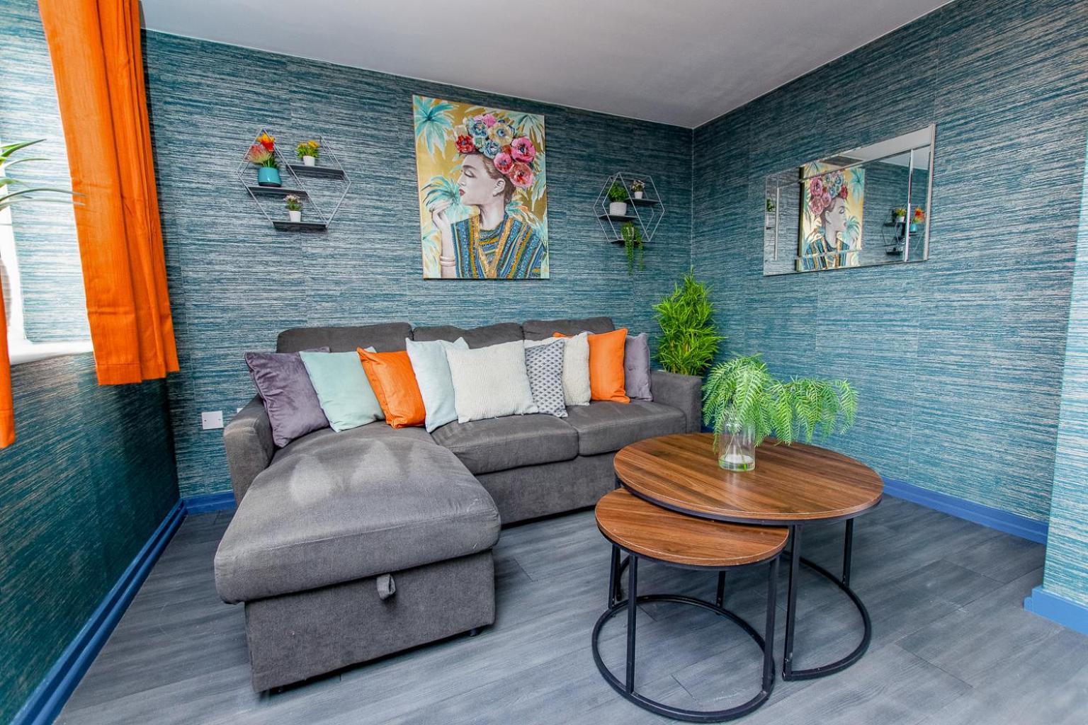 Free Parking 3 Bedroom House In *