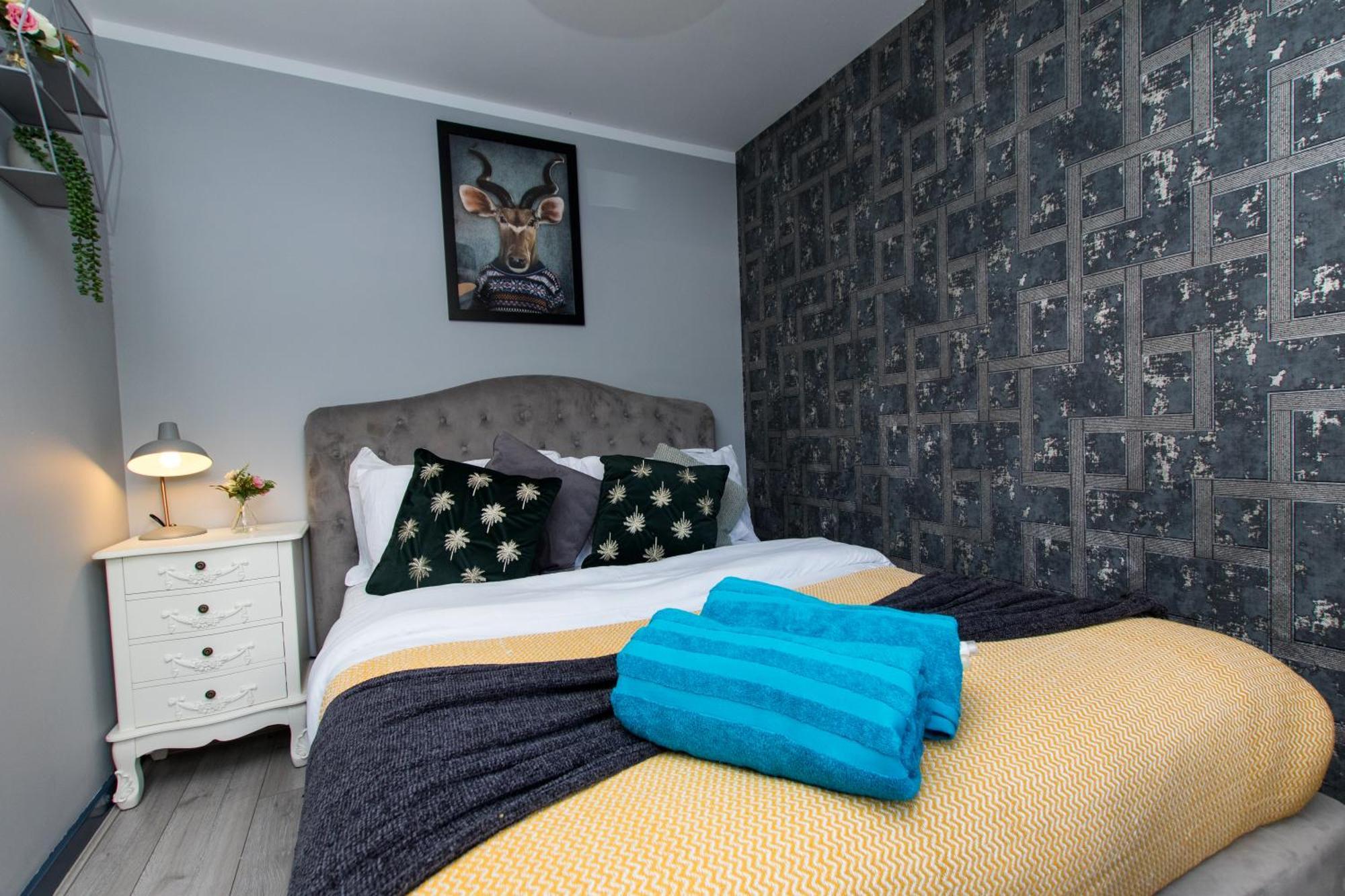 Apartment Free Parking 3 Bedroom House In *