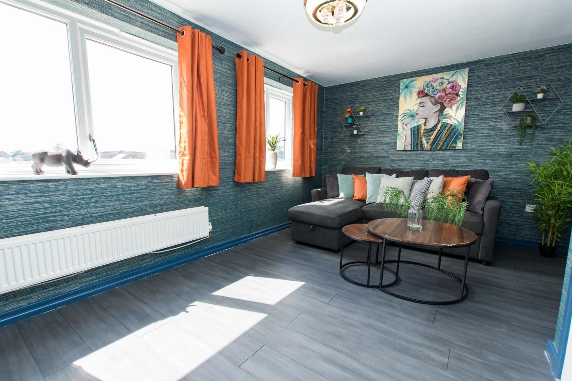 Free Parking 3 Bedroom House In *
