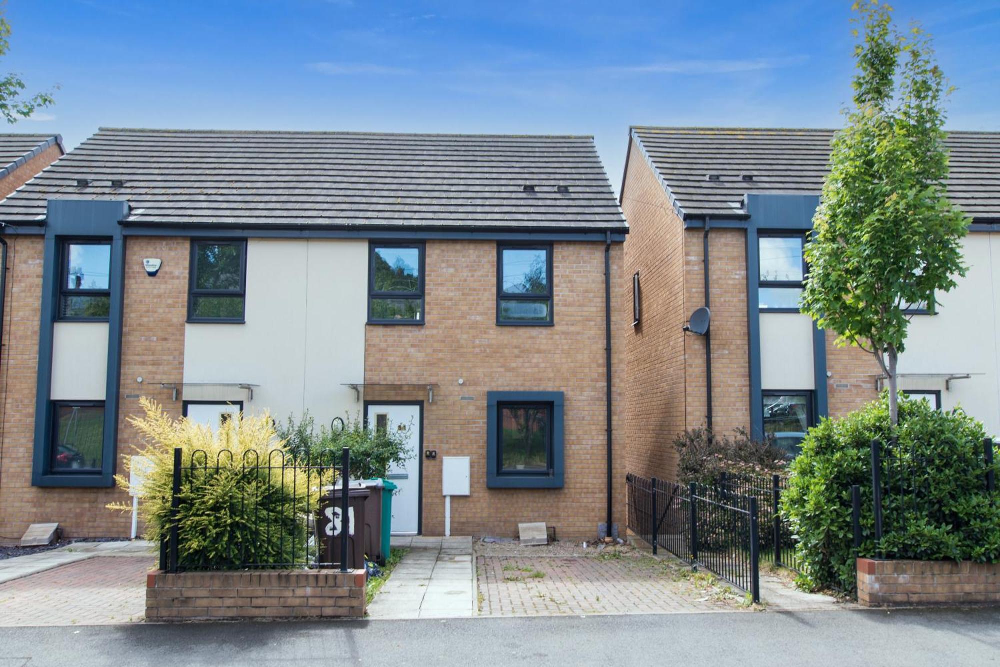 Free Parking 3 Bedroom House In * Nottingham