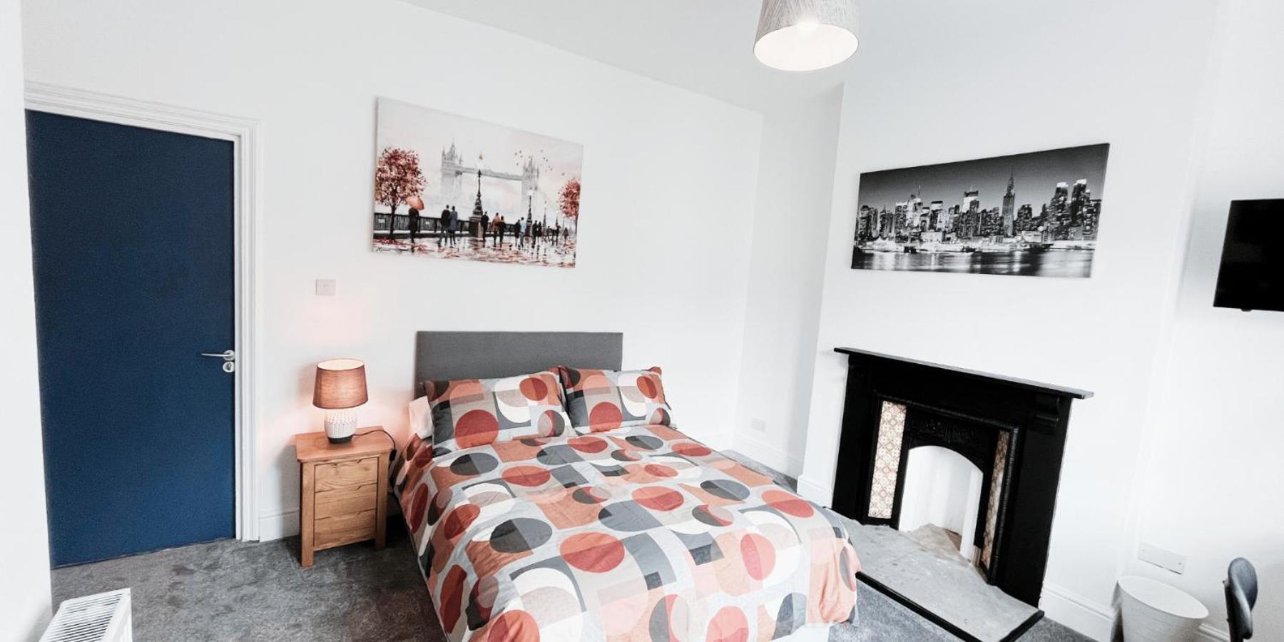 Apartment Large In Modern House Near *