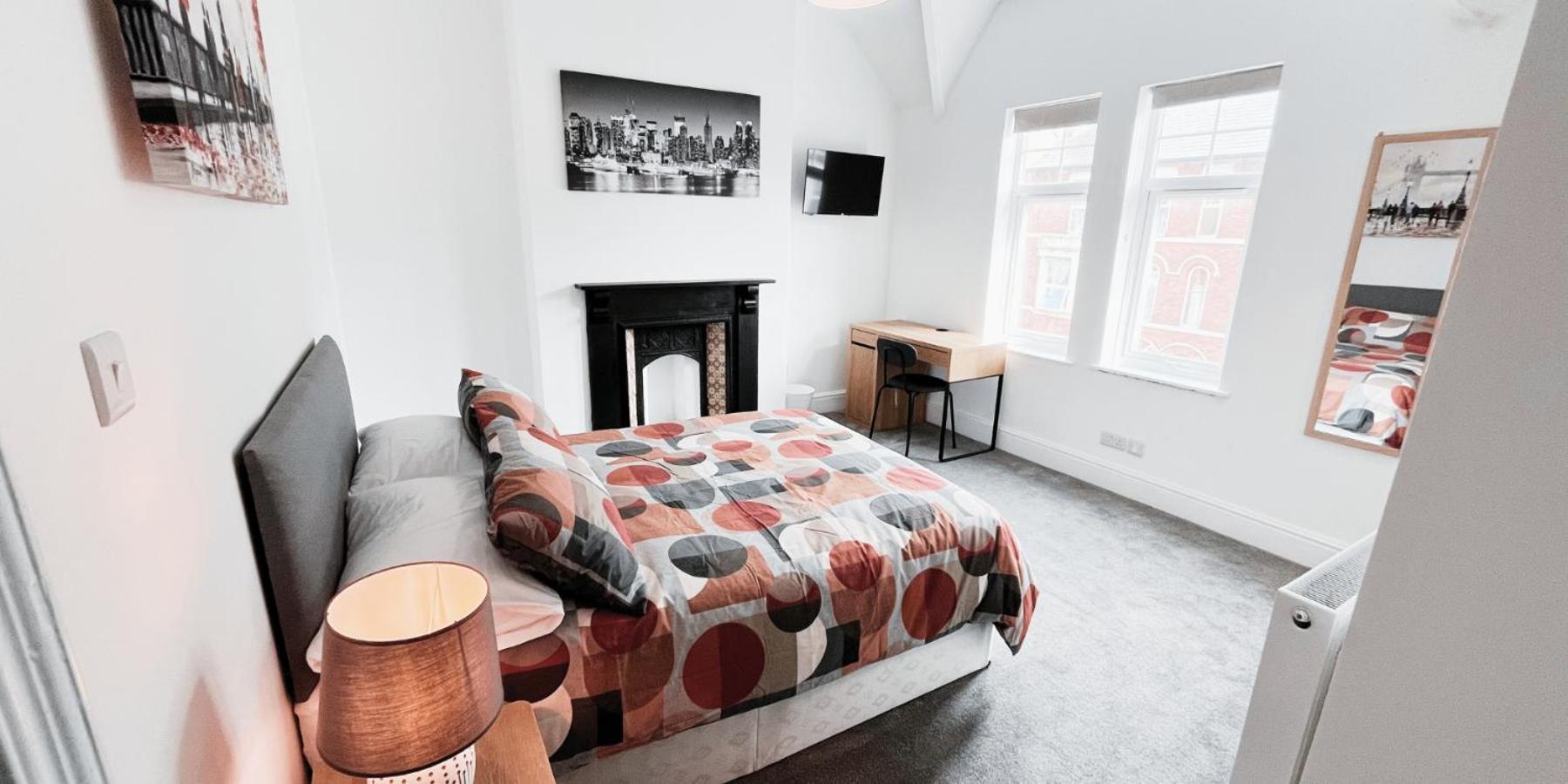 Apartment Large In Modern House Near *