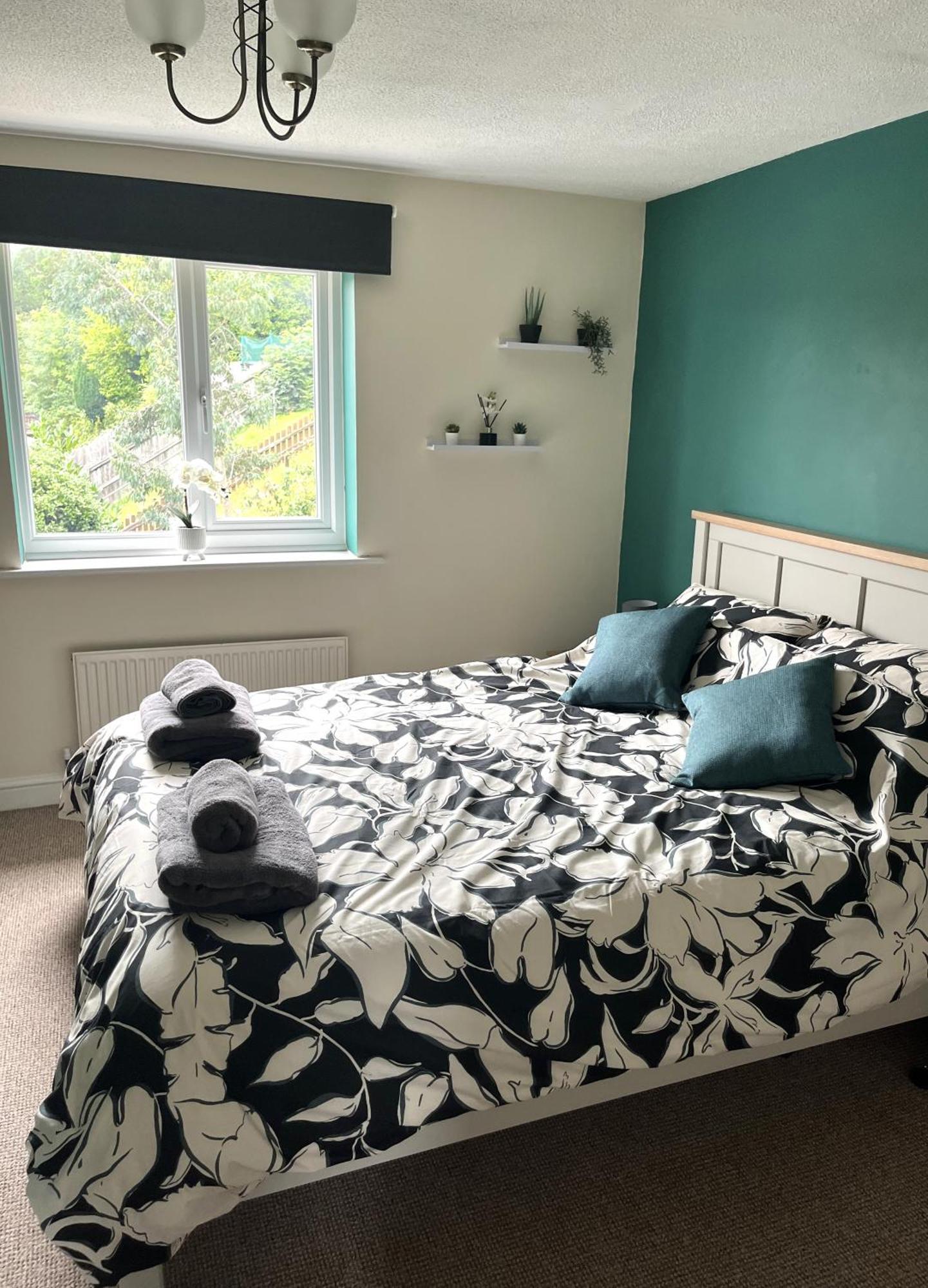 Claygate Place - Entire 2 Bed House, Off Street Parking - Perfect For Holiday Breaks Or Contractors * Nottingham