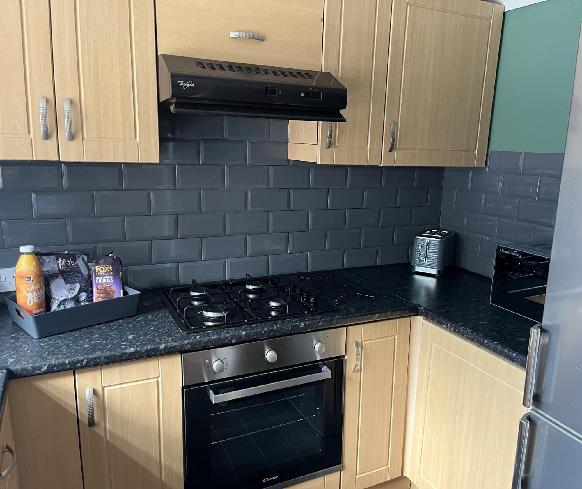 Casa de férias Claygate Place - Entire 2 Bed House, Off Street Parking - Perfect For Holiday Breaks Or Contractors *