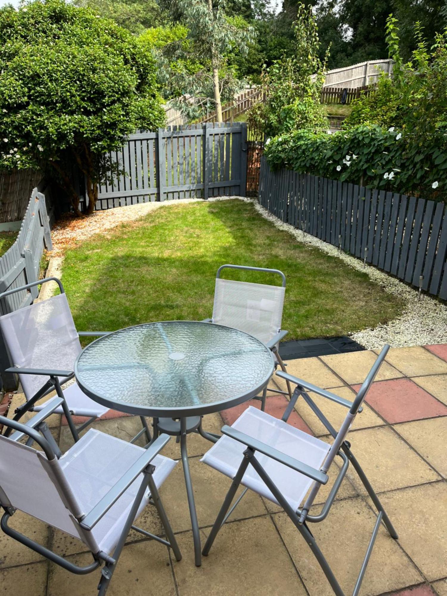 Claygate Place - Entire 2 Bed House, Off Street Parking - Perfect For Holiday Breaks Or Contractors Nottingham