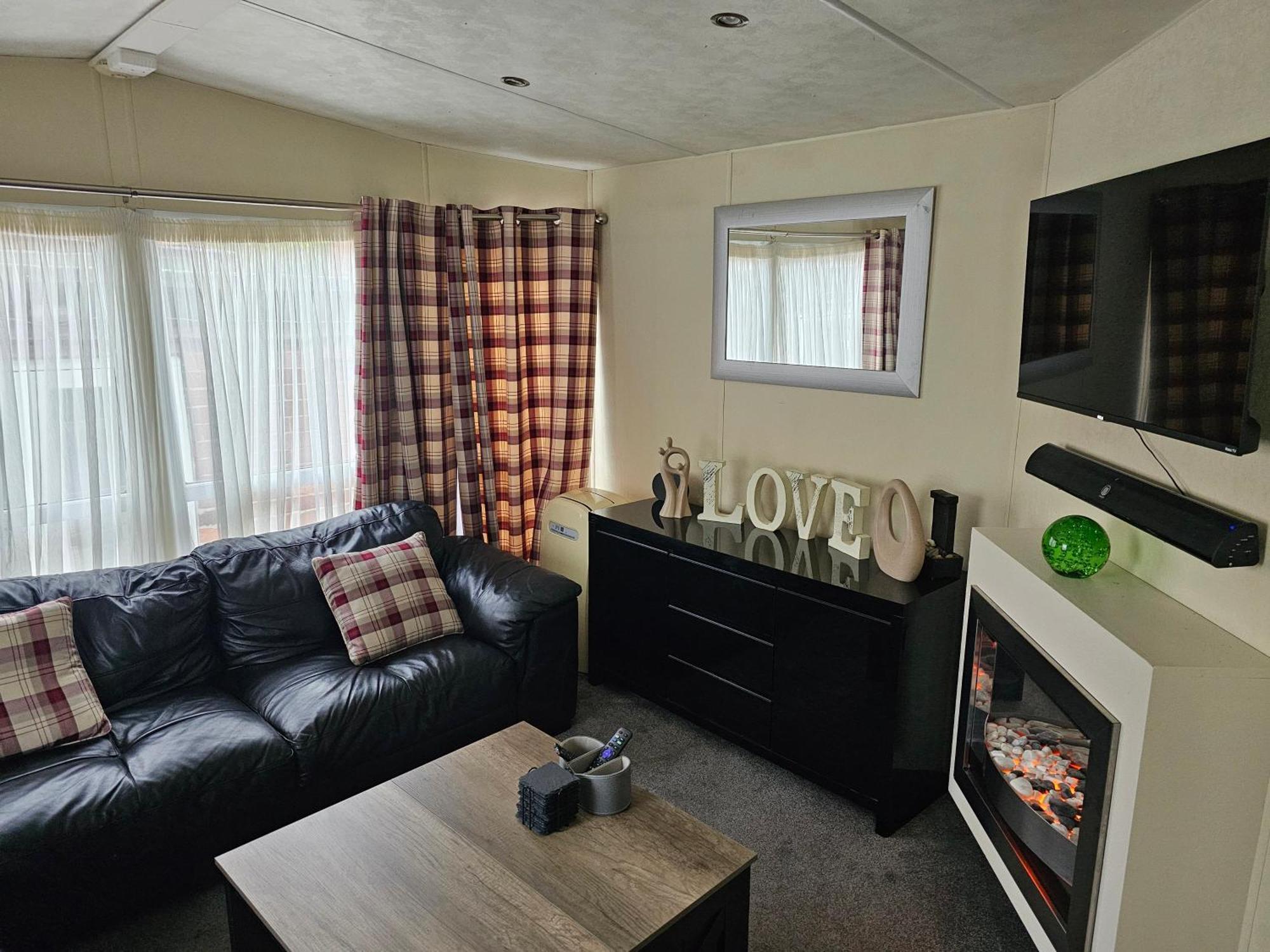 Tudor Guest house 3*
