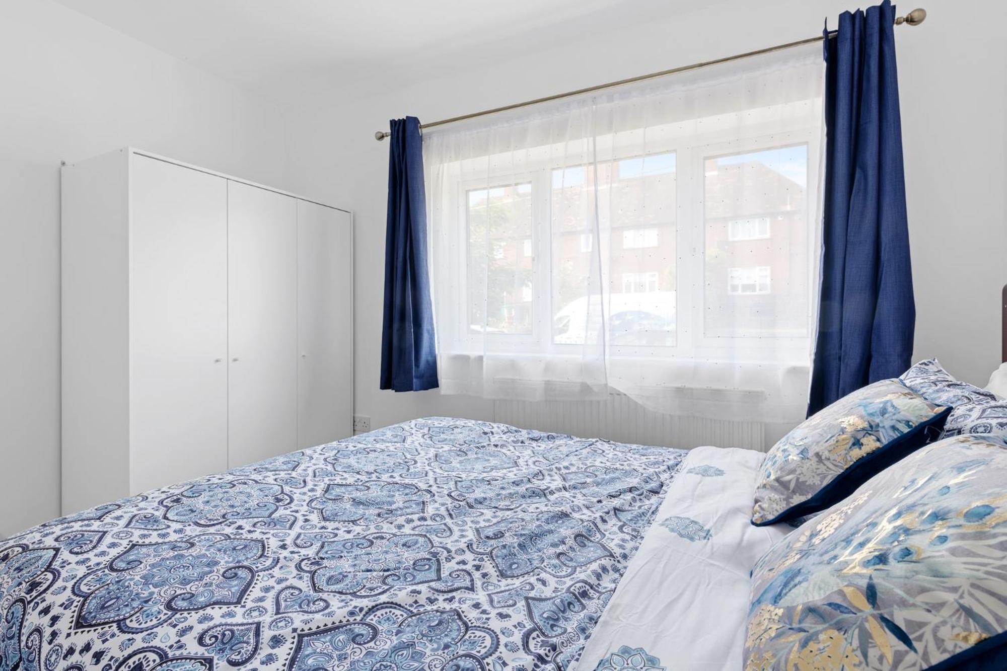 Jasig - Comfy 3 Bedroom House In Nottingham, Sleeps 6