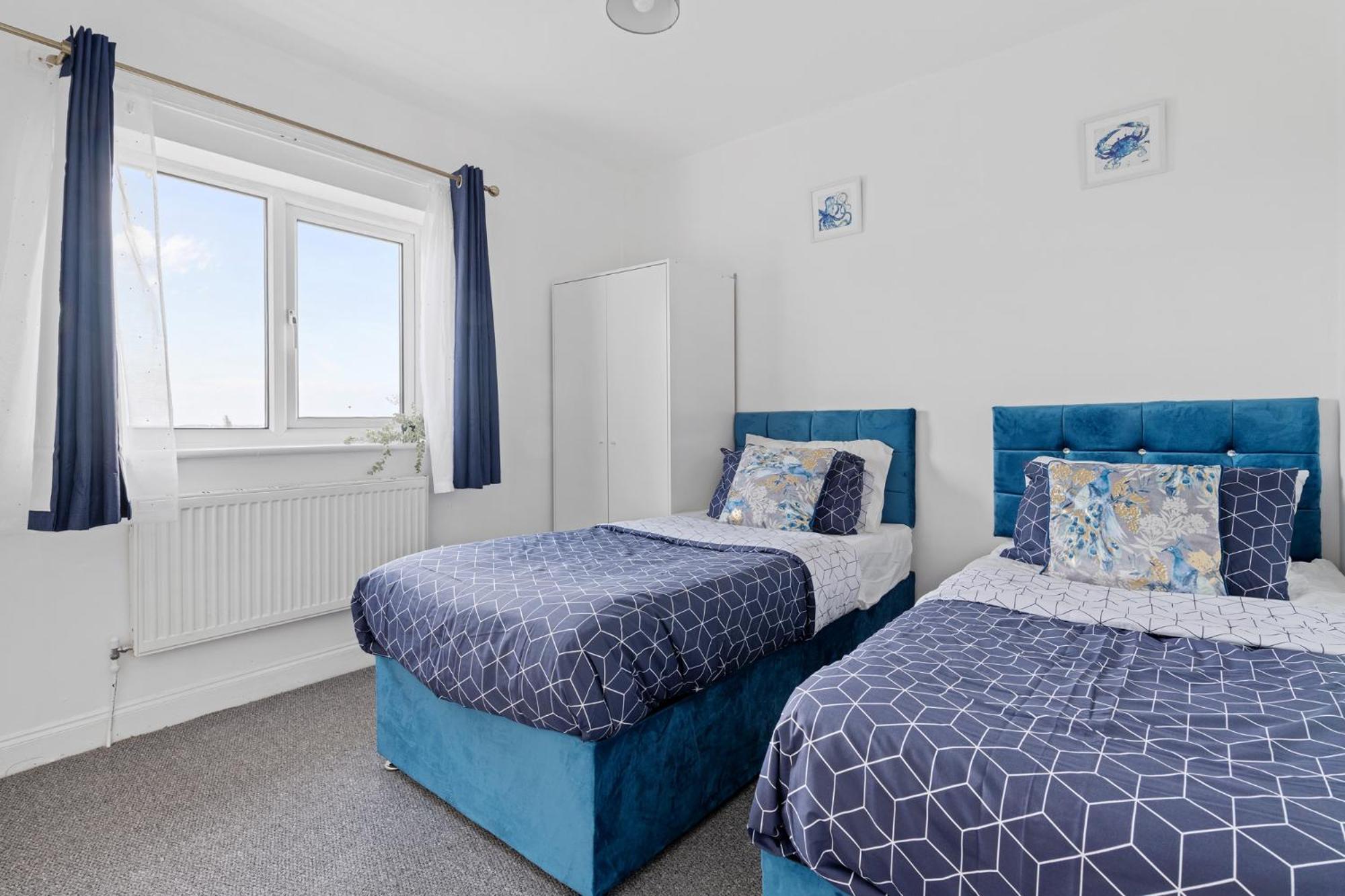 Jasig - Comfy 3 Bedroom House In Nottingham, Sleeps 6 *