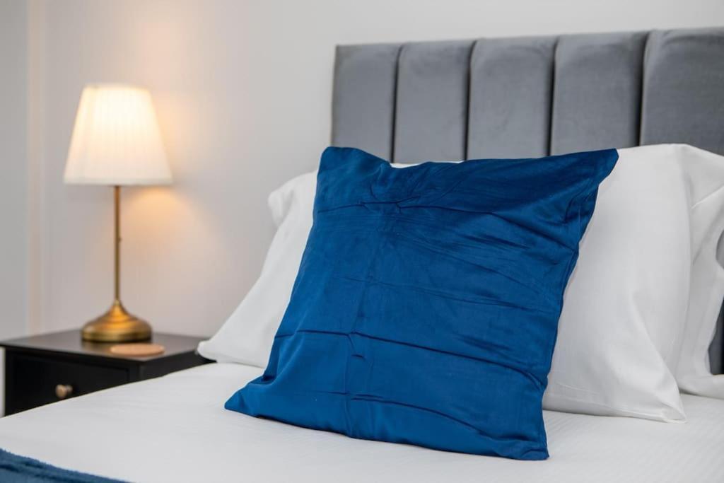 Modern Off-road Parking King Bed 2 Apartment Nottingham
