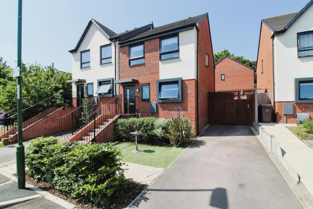 Cosy Nook, Sleeps 5, Nottm City Centre, Parking 2 Cars, Motorpoint Arena *