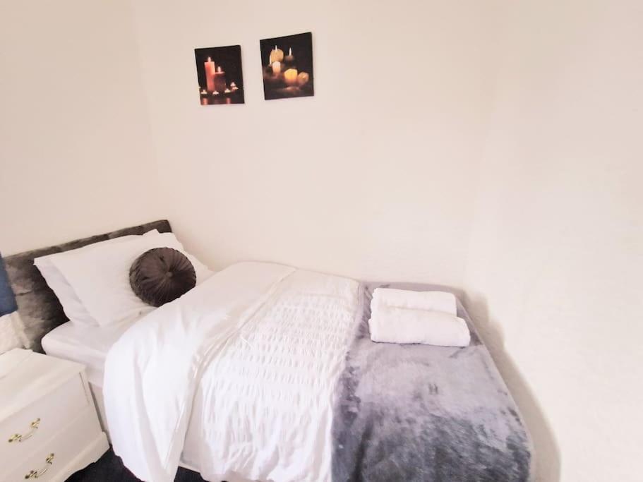 Apartment Cosy Entire 3 Bed House With Free Parking *