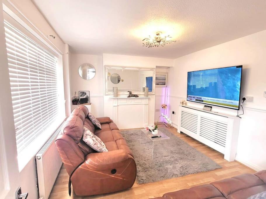 Cosy Entire 3 Bed House With Free Parking * Nottingham