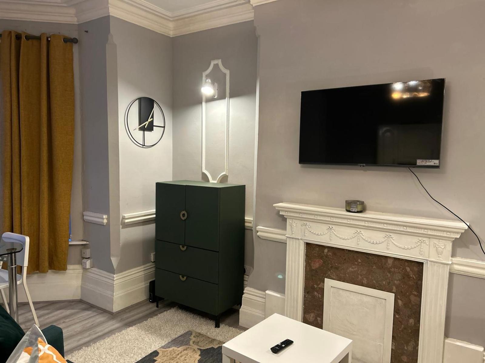 Flat 1