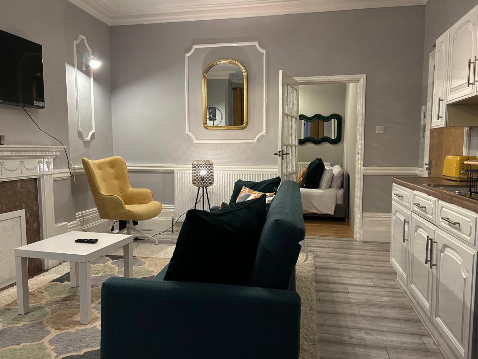 Flat 1 * Nottingham