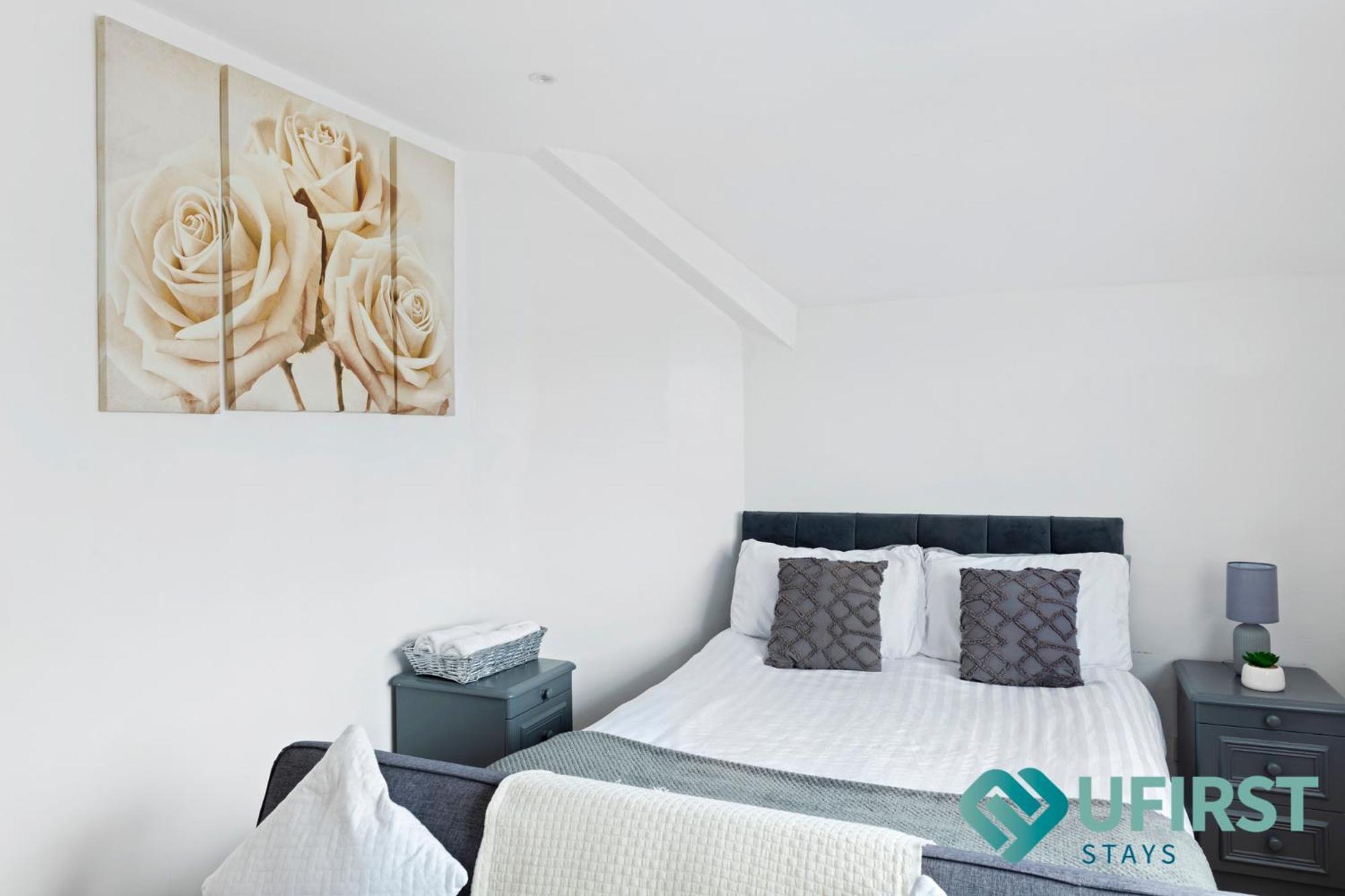 Holiday home Hot Tub Bliss Awaits 3-Bed Home In Nottingham - Near City Hospital, Sherwood Shops, Qmc & Close To City Centre