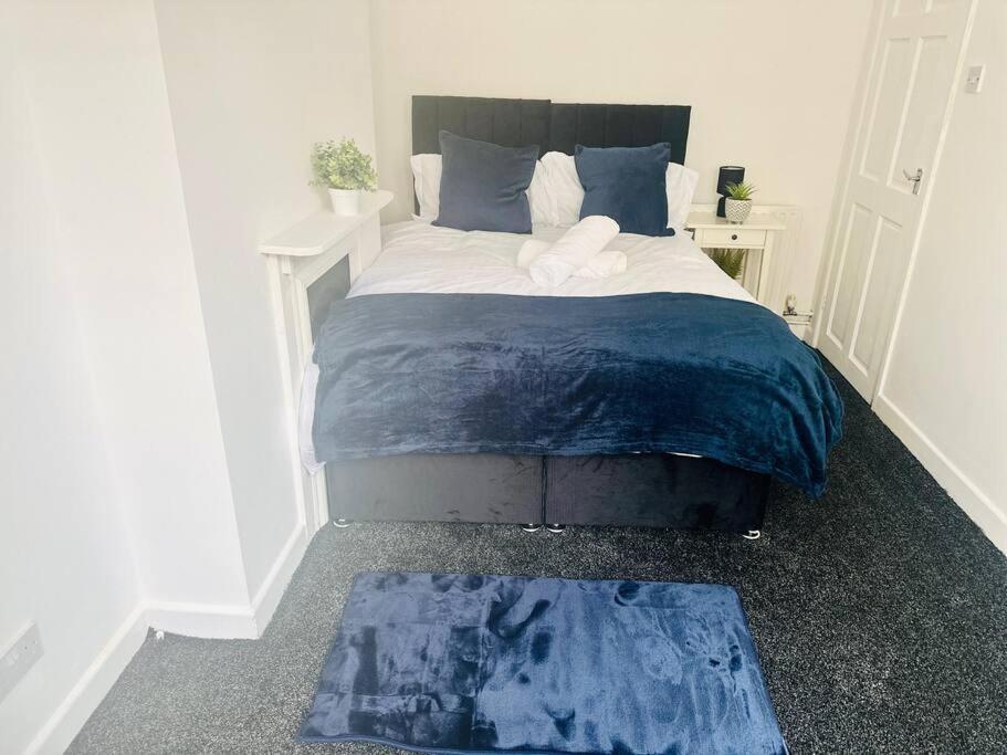 Modern 4-Bed City Escape - Close To City Centre, Motorpoint Arena, Qmc & Nottingham Station - Sleeps 8 *