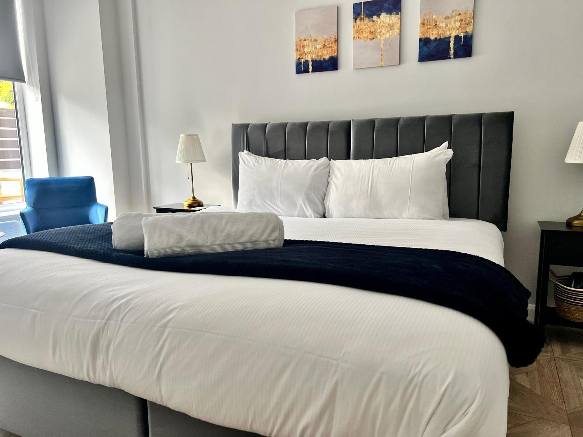 Modern Off-road Parking King Bed 2 Apartment *