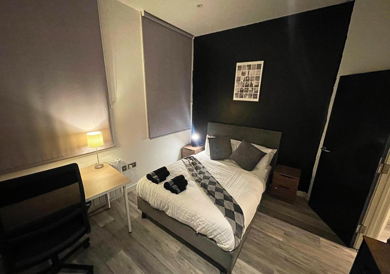 Modern Comfort In Centre Apartment Nottingham