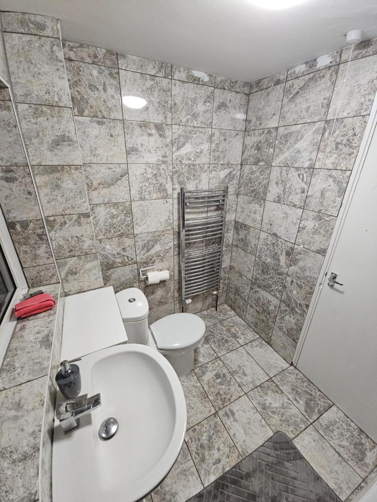 Guest house Spacious, Cozy Double 3 With Amenities *