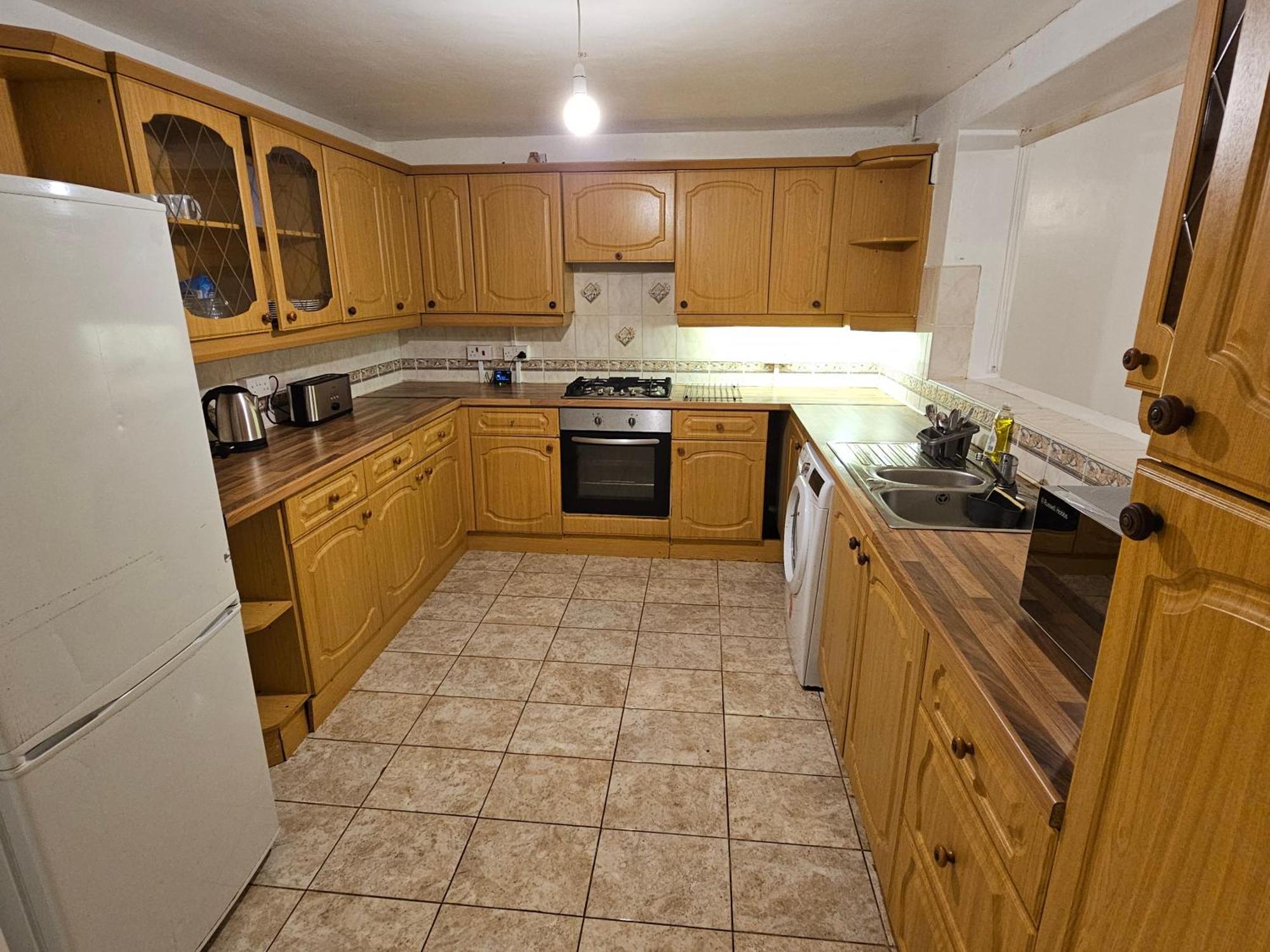 Guest house Spacious, Cozy Double 3 With Amenities *