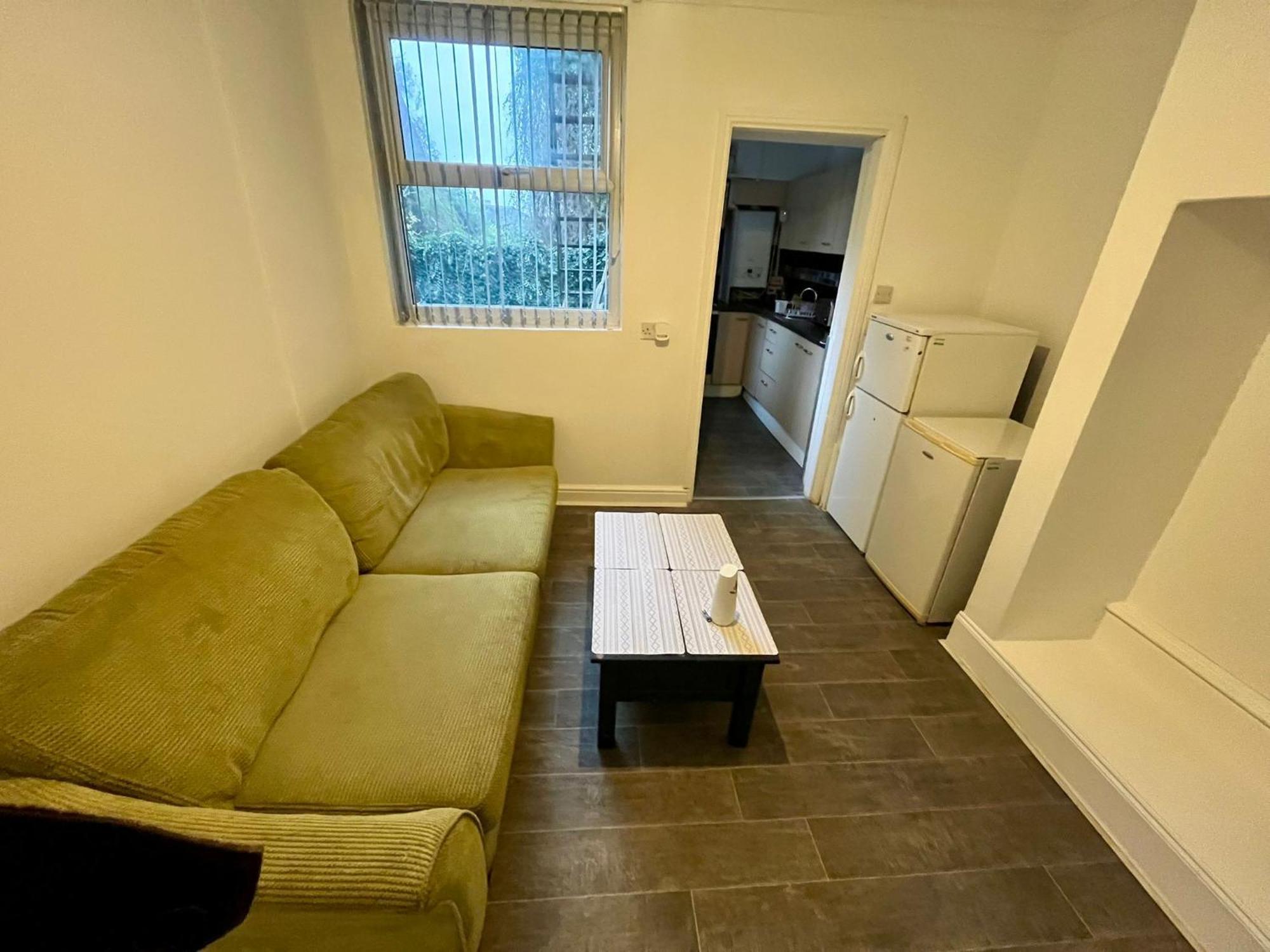 Db 2 Minutes Walk From Trent University * Nottingham